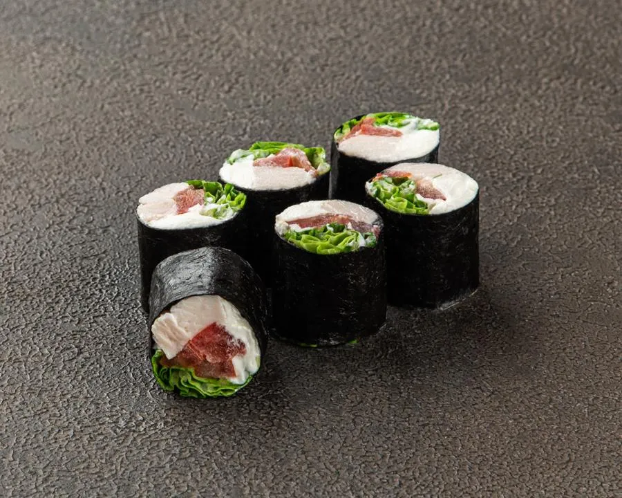 Кето ролл с курицей